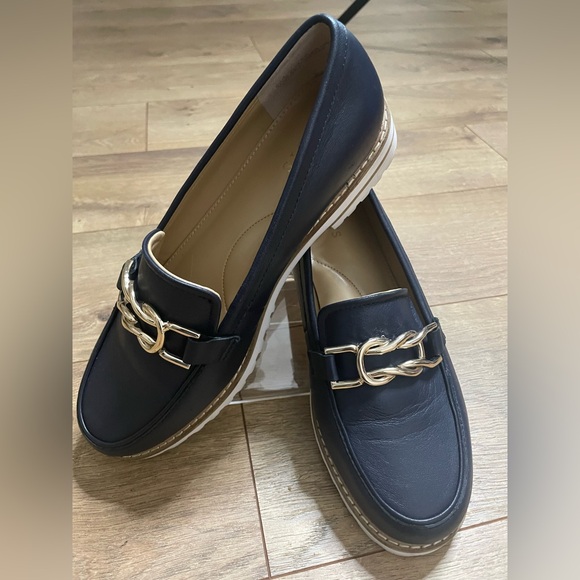 Talbots LAURA LINK NAPPA LOAFERS Dark Blue with Metallic Chain Accent - Picture 4 of 9